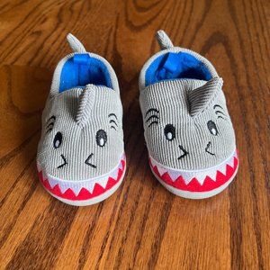 Wonder Nation Shark Slippers 4T